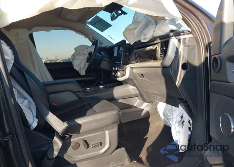 2024 Ford Expedition Xlt z USA, uszkodzony, nr VIN 1FMJU1J87REA40087